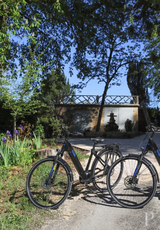 Au cœur de Sarlat, en Dordogne, une maison des années 20 entourée d’un grand parc - photo  n°7